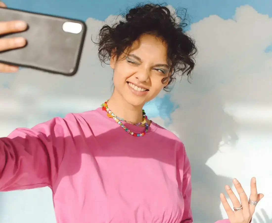 AR-Selfies und Selbst-Optimierung- Wie AR-Beauty-Filter die Wahrnehmung verändern